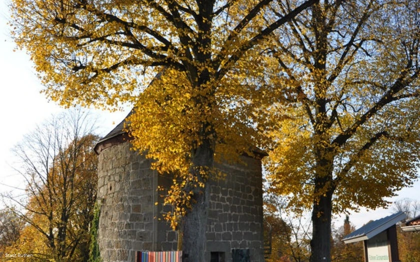 Hexenturm im Herbst