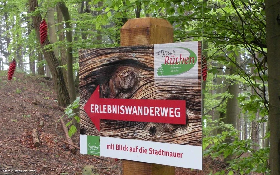 Wegeführung  Hinweisschild