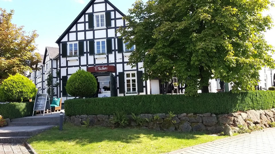 Einkehrmöglichkeit der Warsteiner Brauerei Plückers Hoff